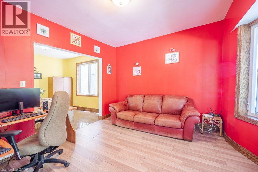 3 GLASGOW Street - Image 10