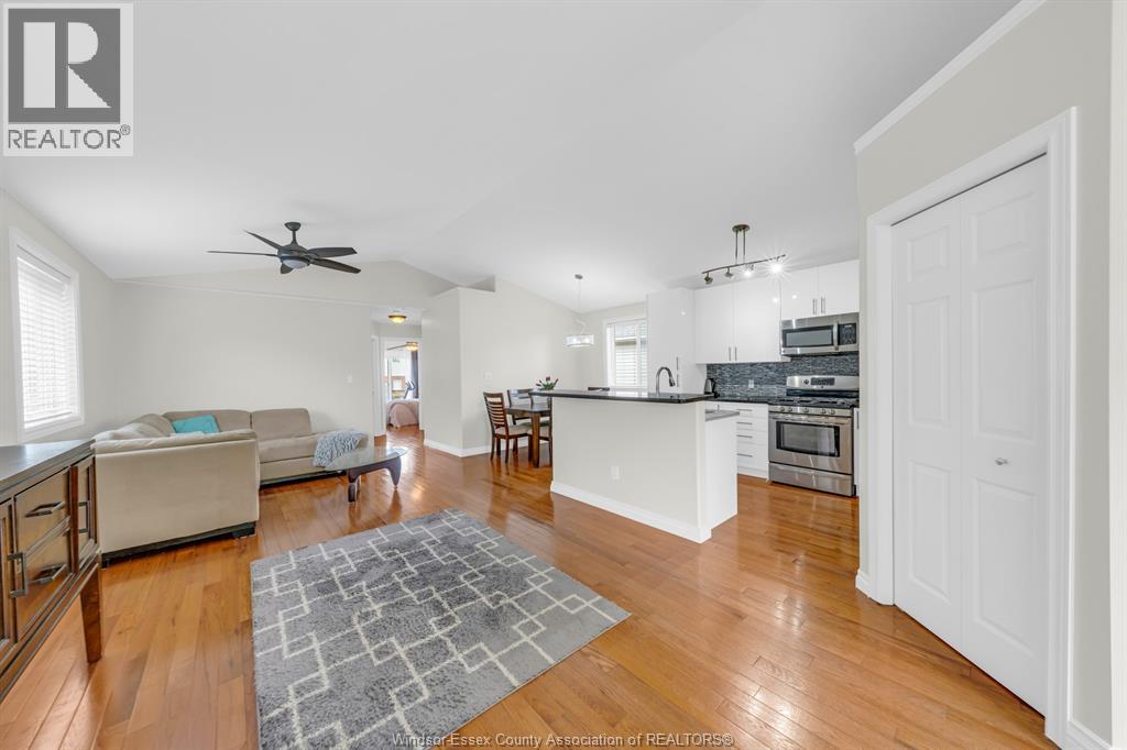 1039 SILVERDALE - 10