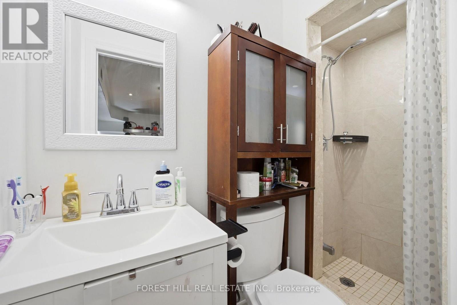 12 LAMBRINOS LANE - 33