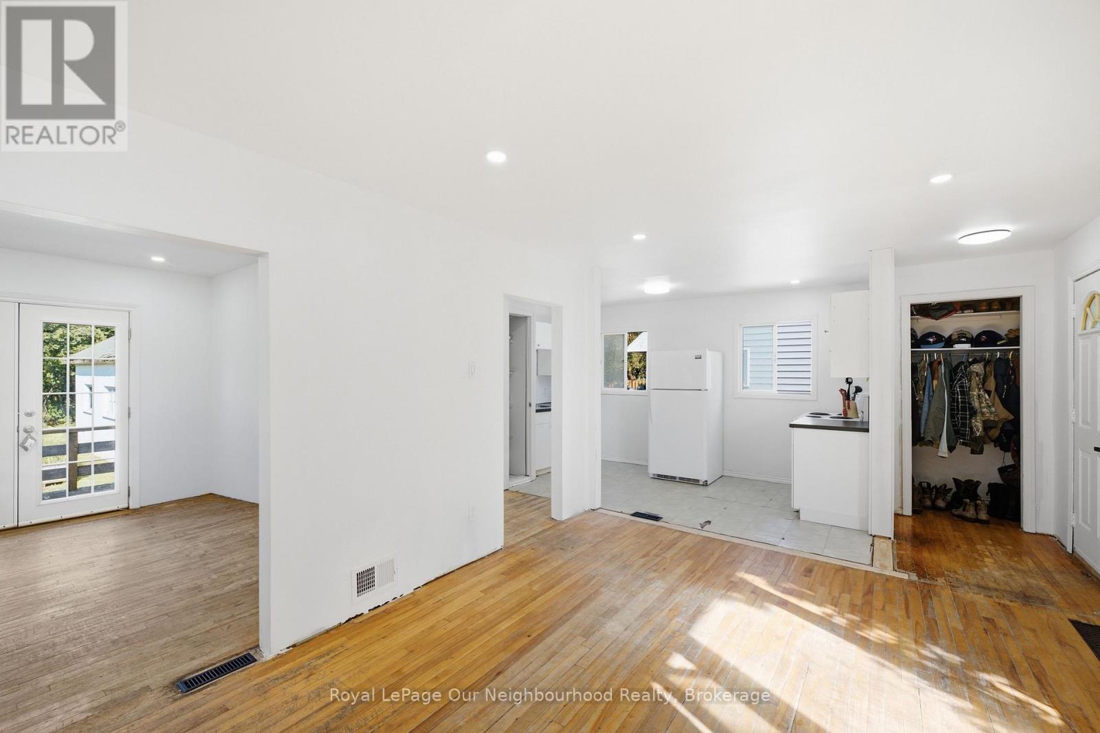 367 CAMPBELL STREET - 22