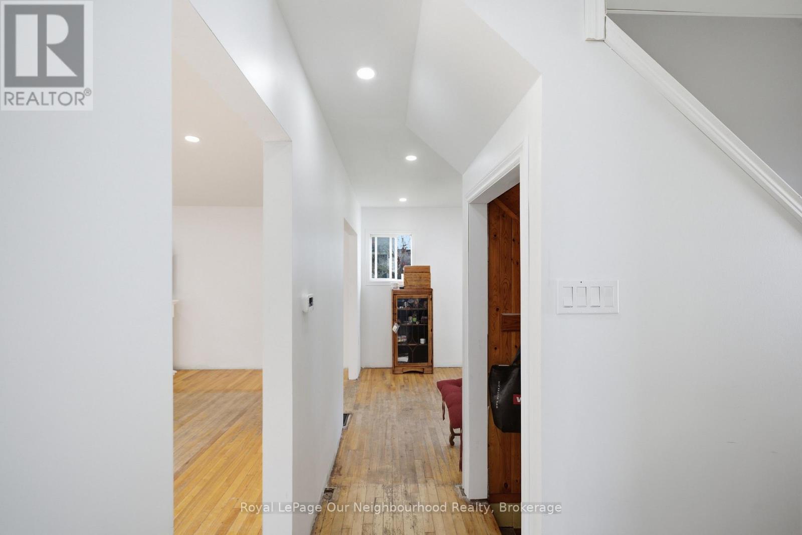 367 CAMPBELL STREET - 6