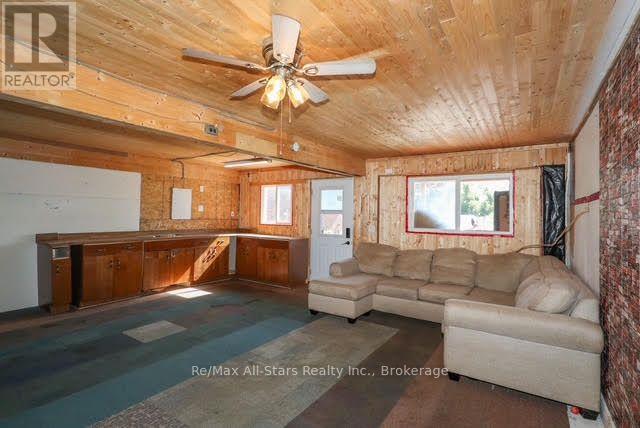 4175 HIGHWAY 35 N - 21