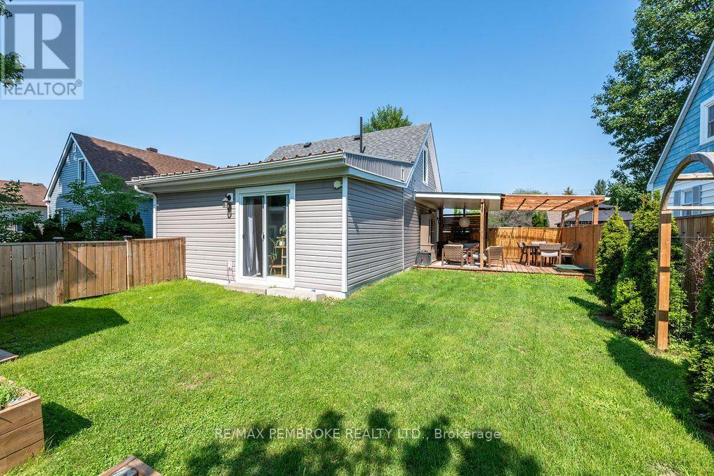 597 ALMIRA STREET S - Image 41
