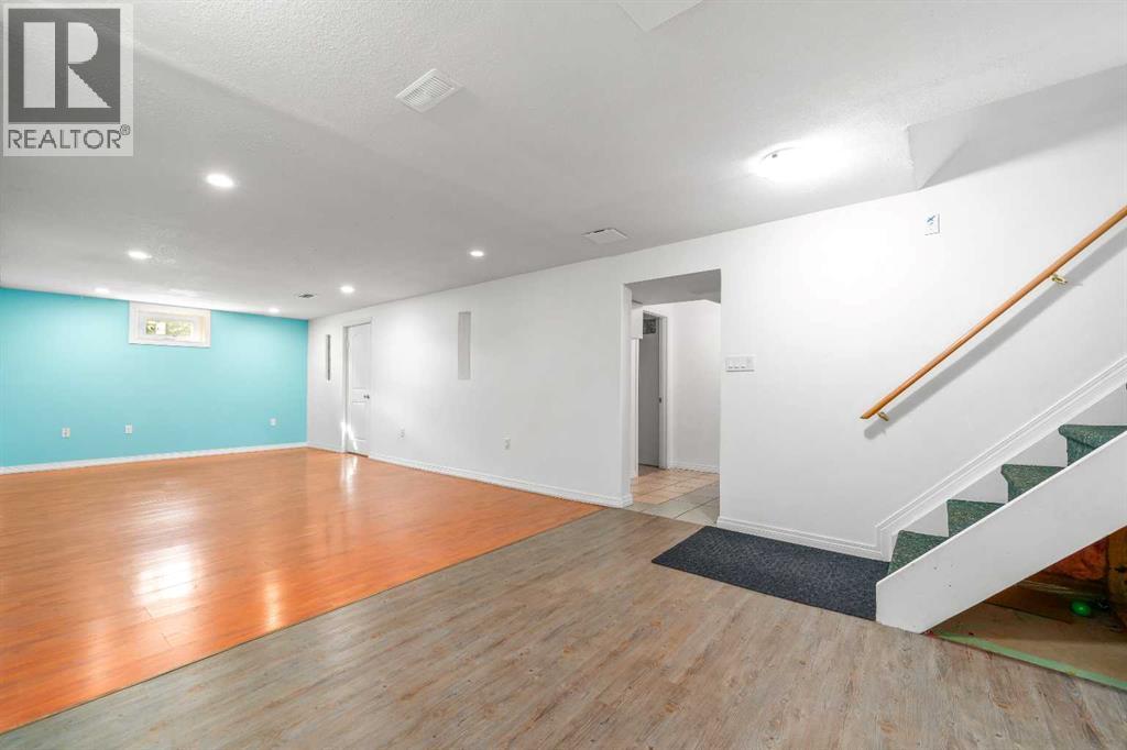 1002 13 Street NE - 23