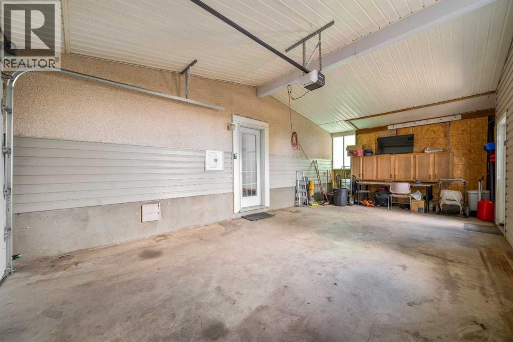 1002 13 Street NE - 32