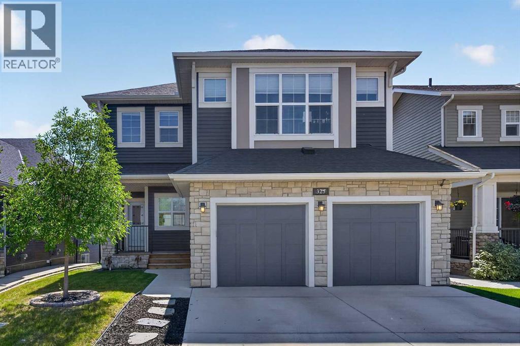 325 Bayside Crescent SW - 1
