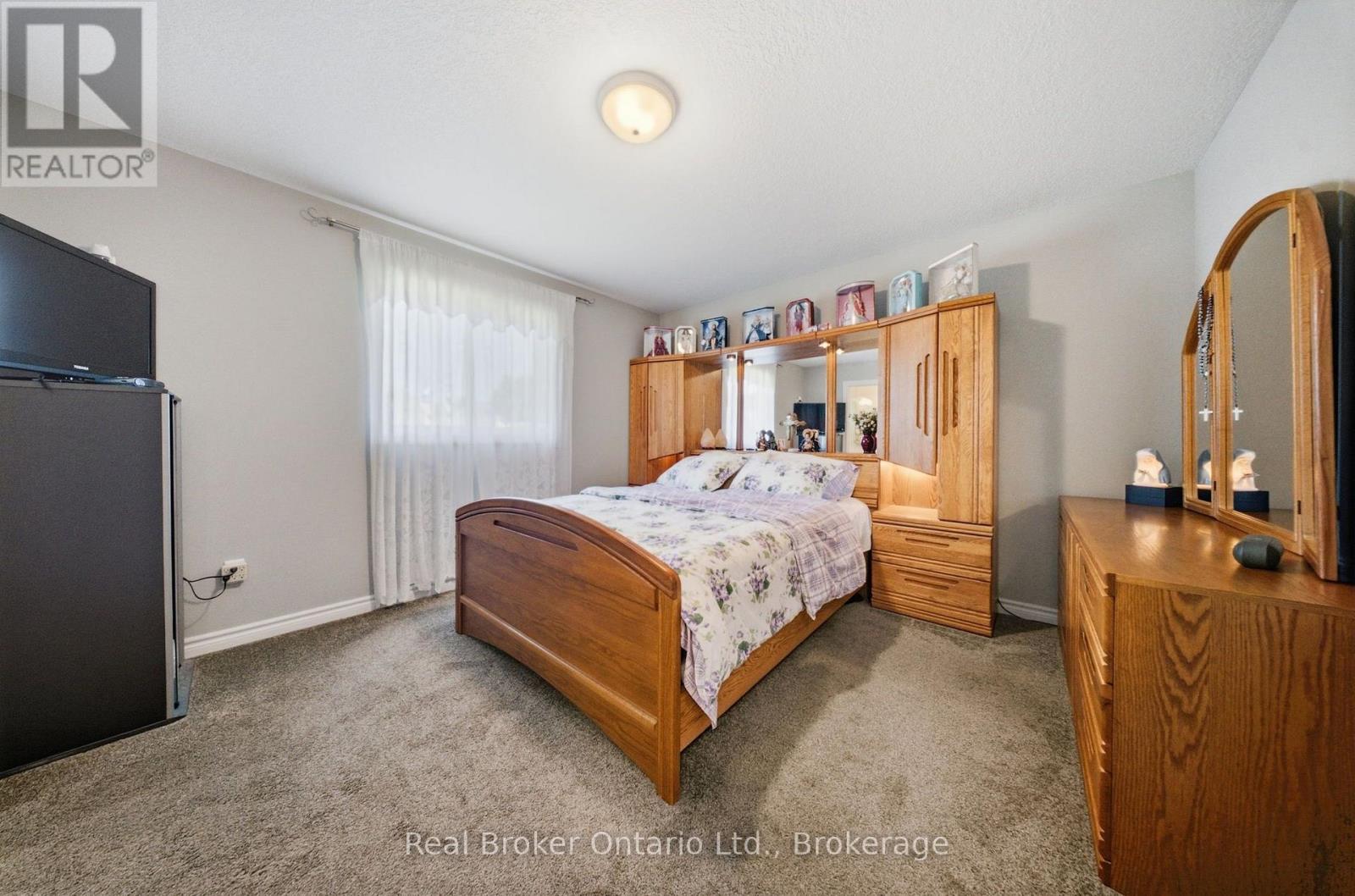 360 DOVER AVENUE - 18