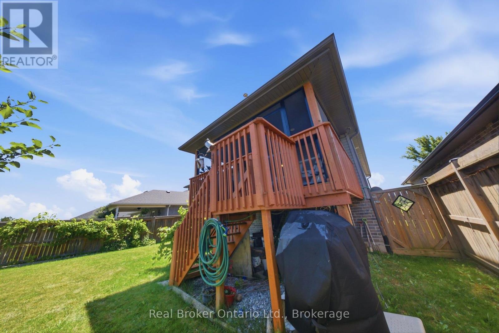 360 DOVER AVENUE - Image 36