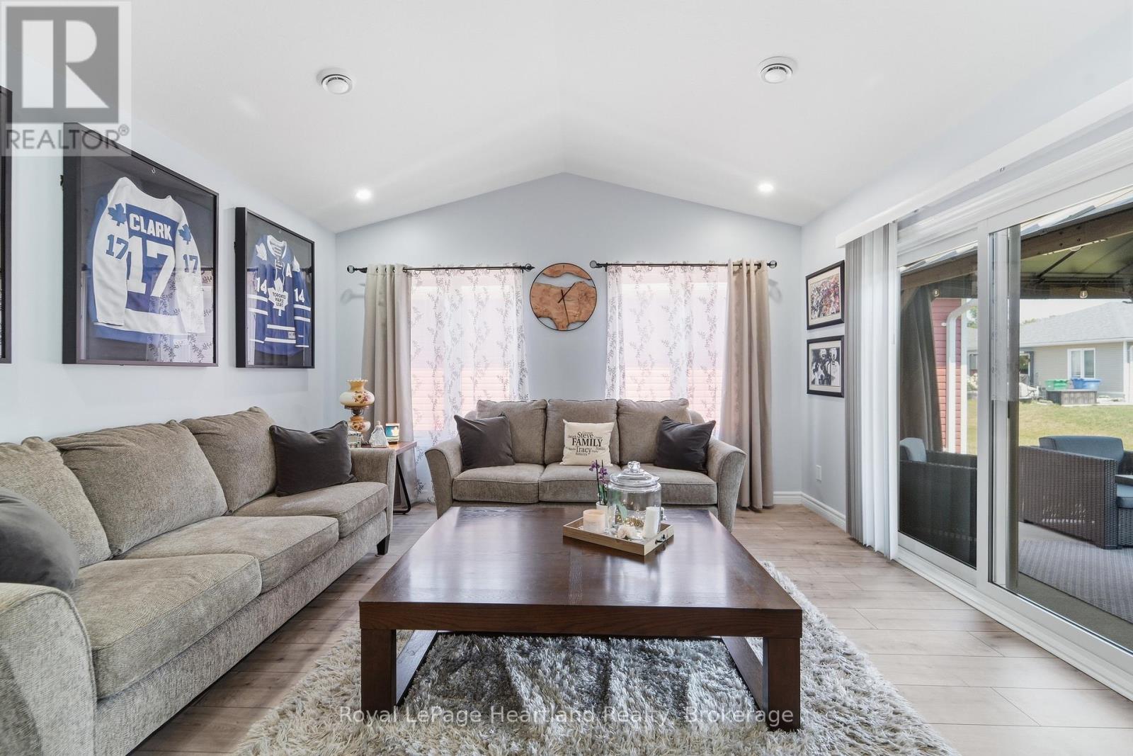 237 LAKE BREEZE DRIVE - Image 10