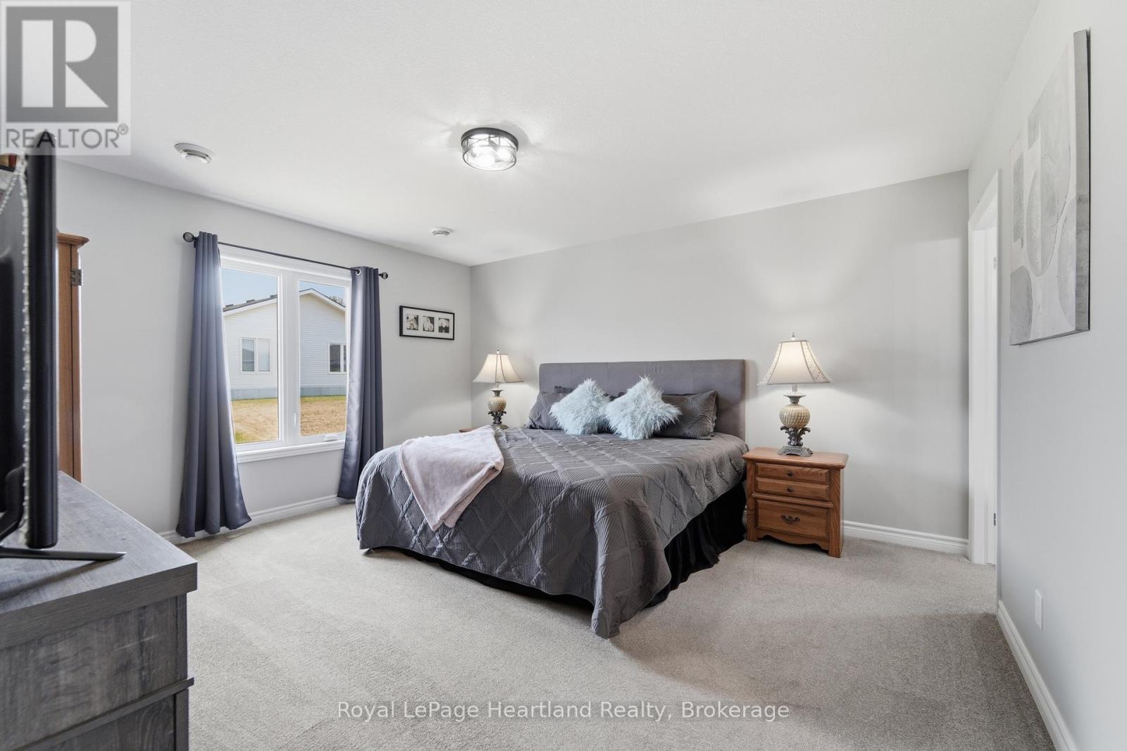 237 LAKE BREEZE DRIVE - Image 16