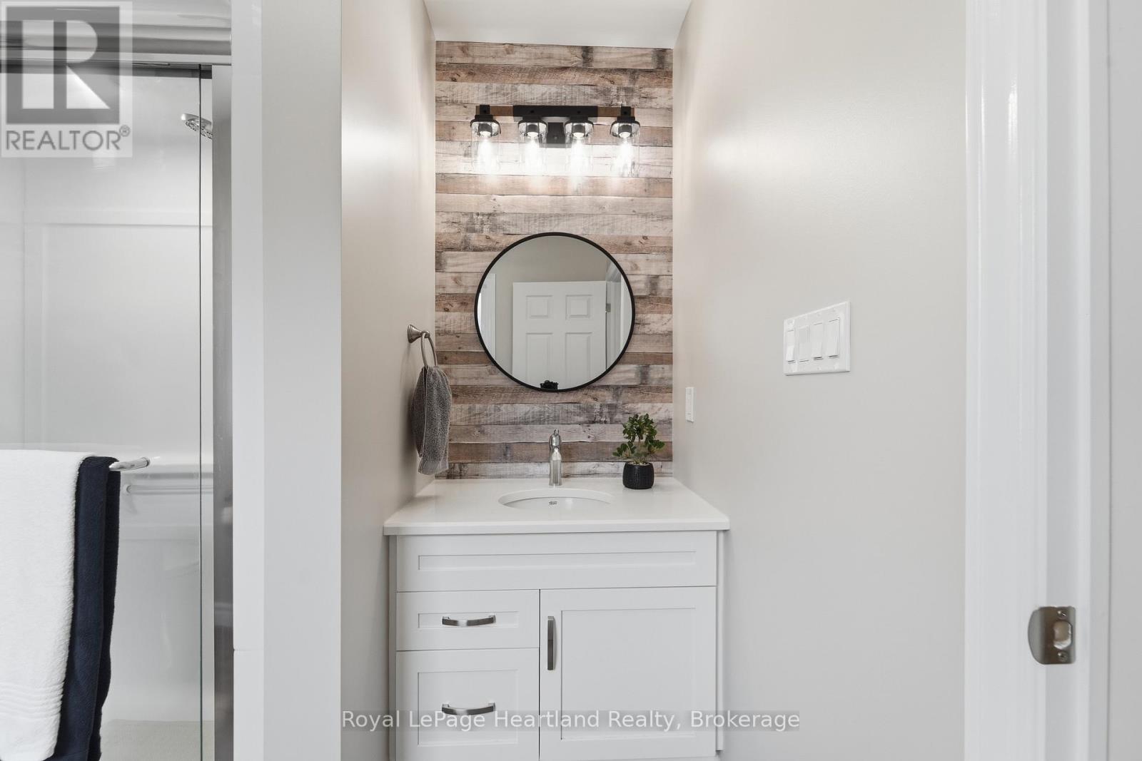 237 LAKE BREEZE DRIVE - Image 20