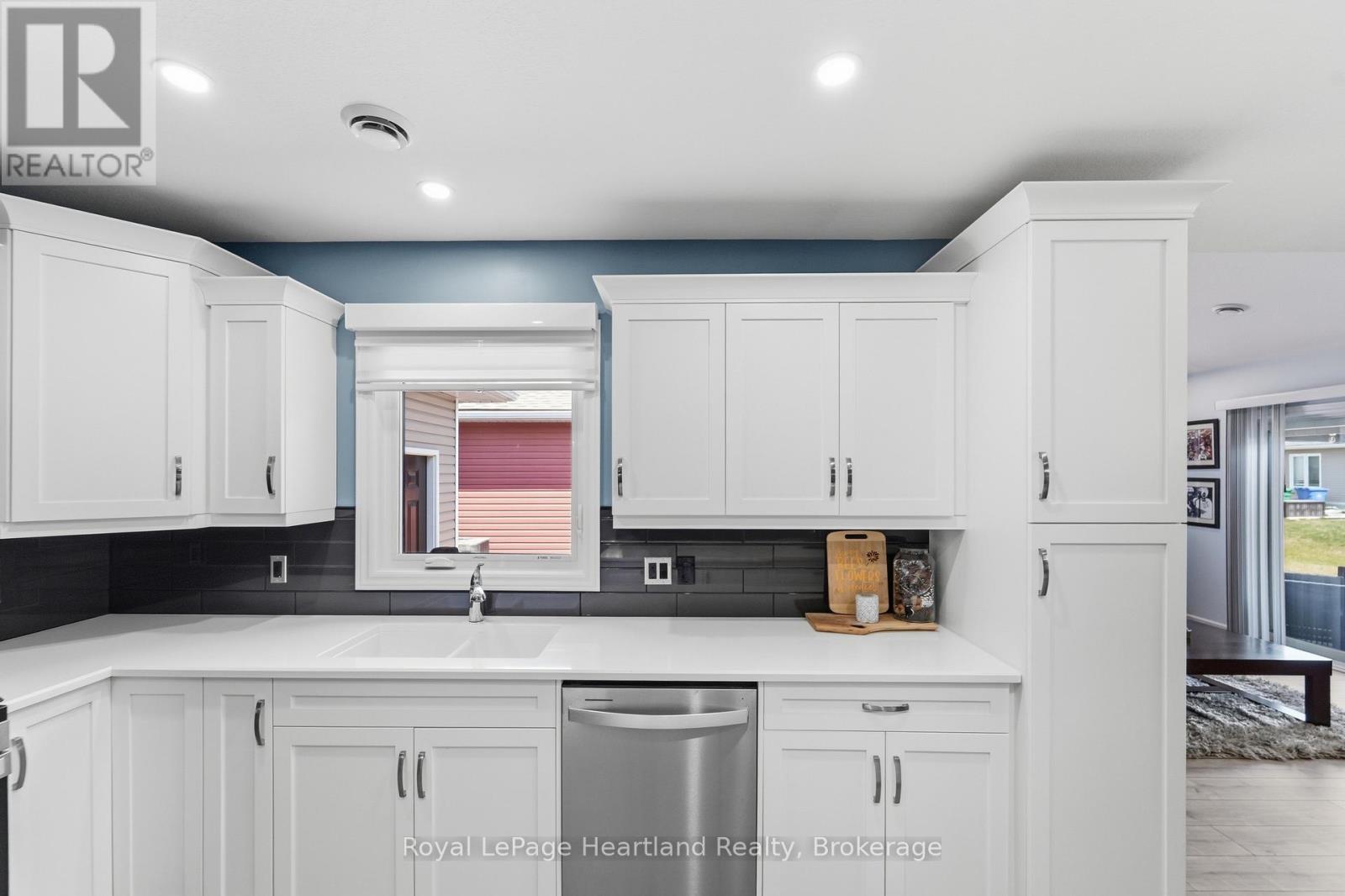 237 LAKE BREEZE DRIVE - Image 5