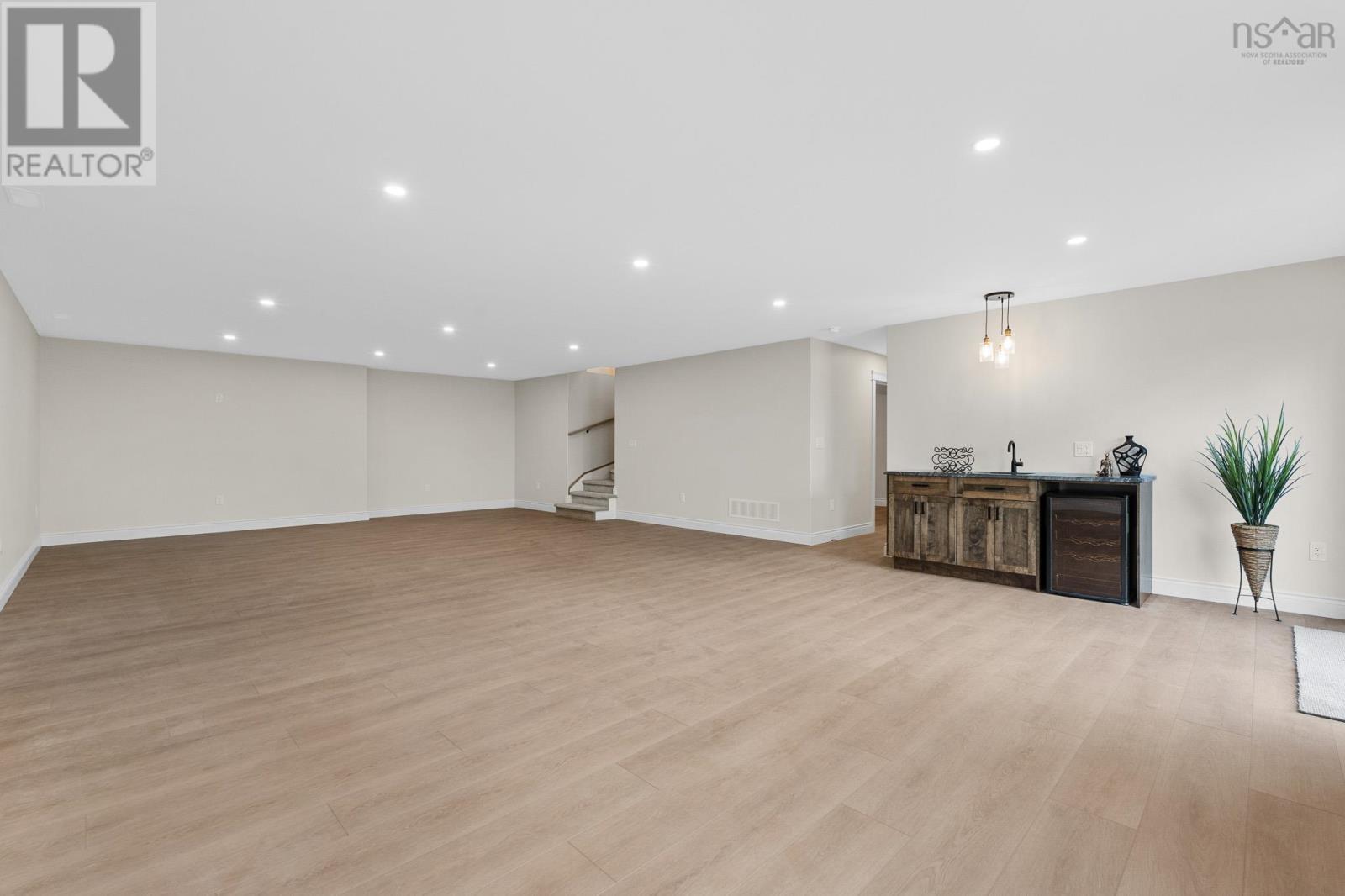 1097 Fleetwood Drive - 38