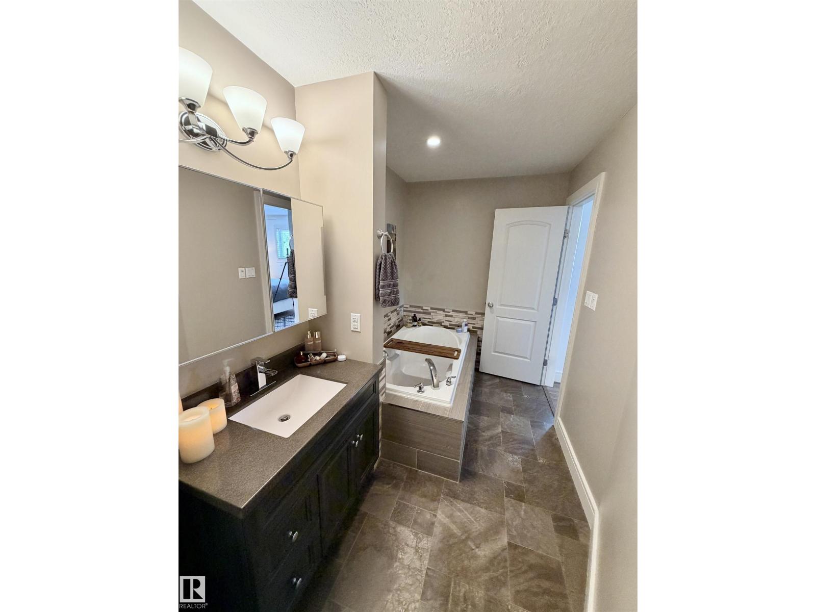 4309 53 ST - Image 20