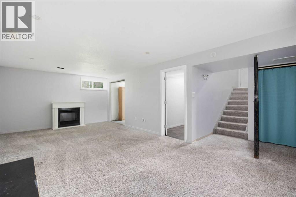 102 Hinge Bay, Fort McMurray