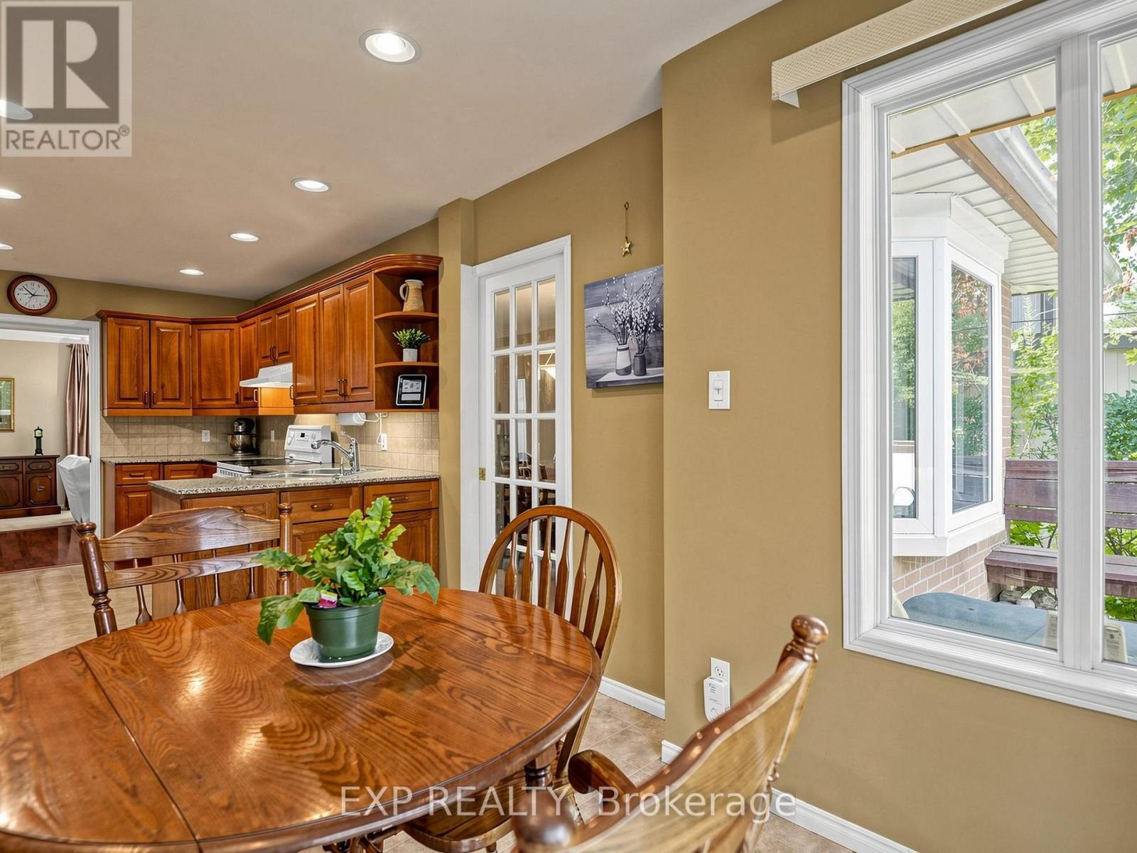37 BRIGHTBAY CRESCENT - 17