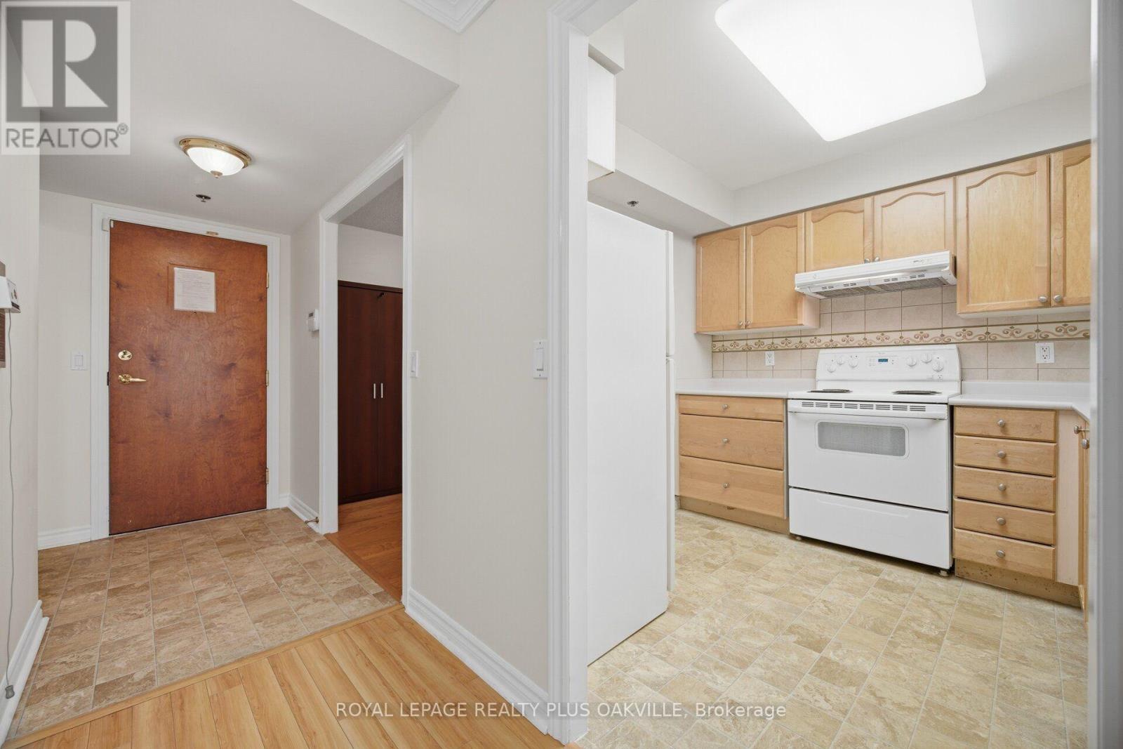 #1406 100 BURLOAK DRIVE - 11