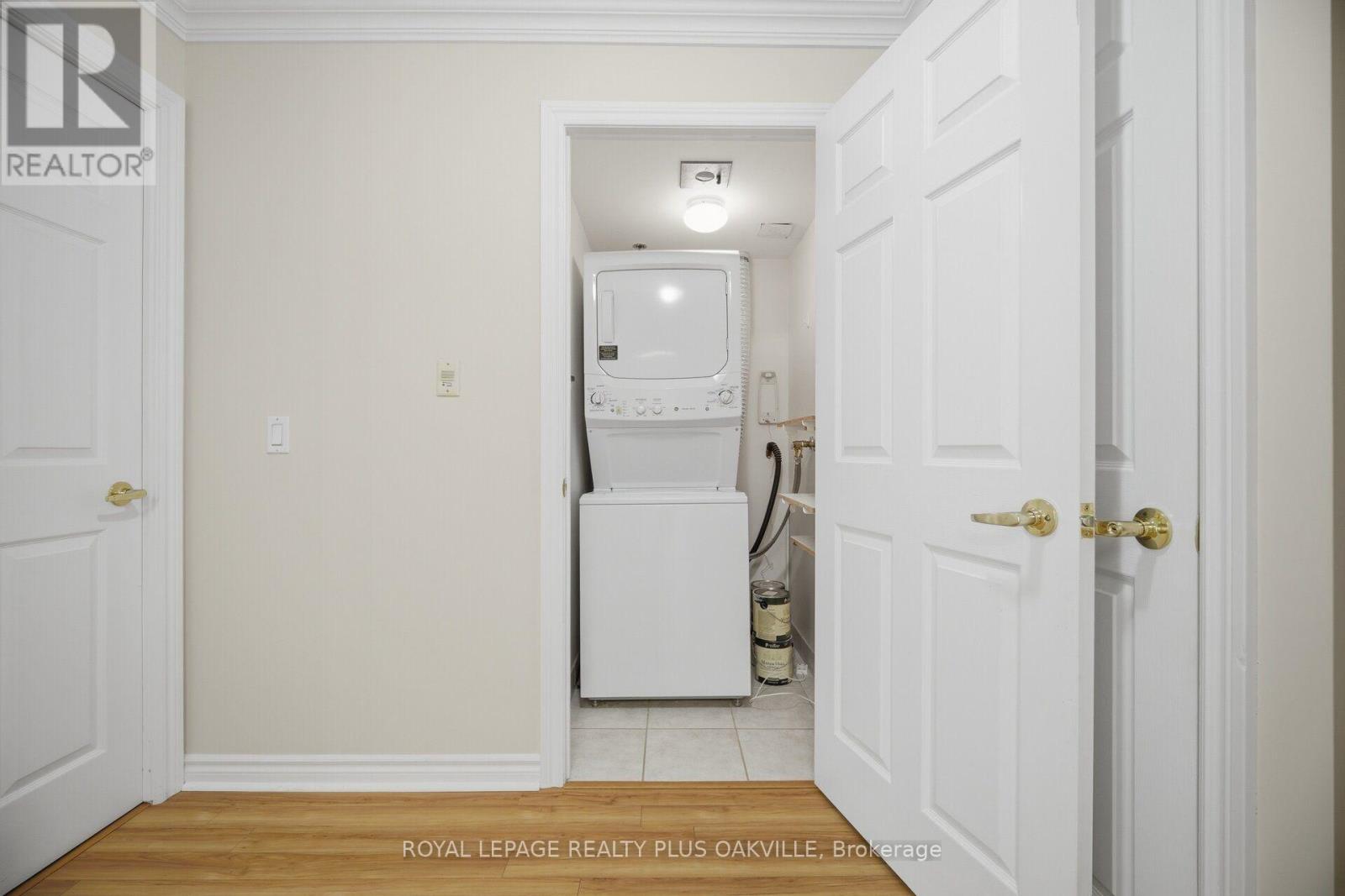 #1406 100 BURLOAK DRIVE - 40