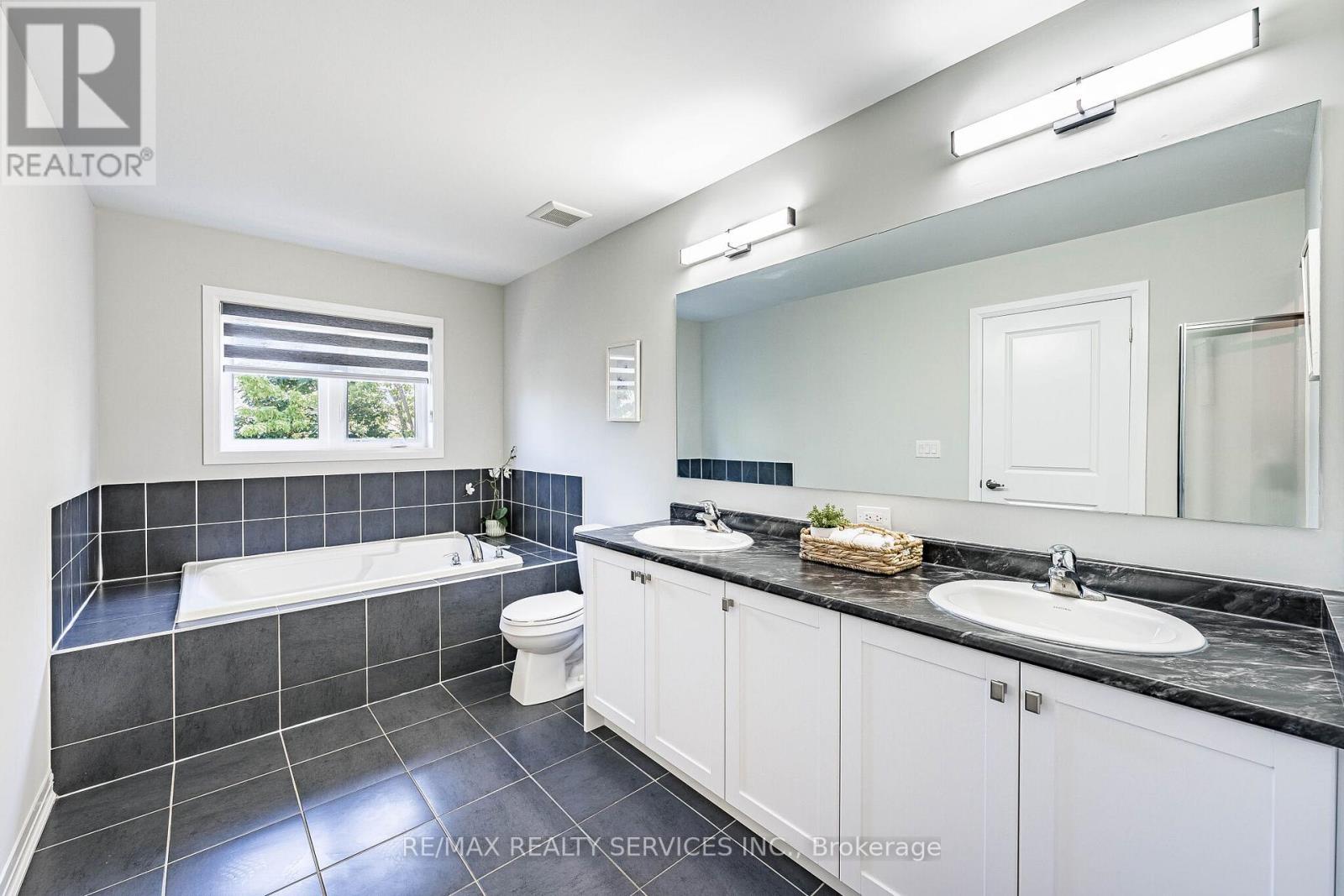 60 BRIXHAM LANE - 29