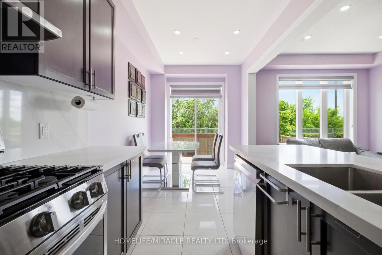 #32 166 DEERPATH DRIVE - 10