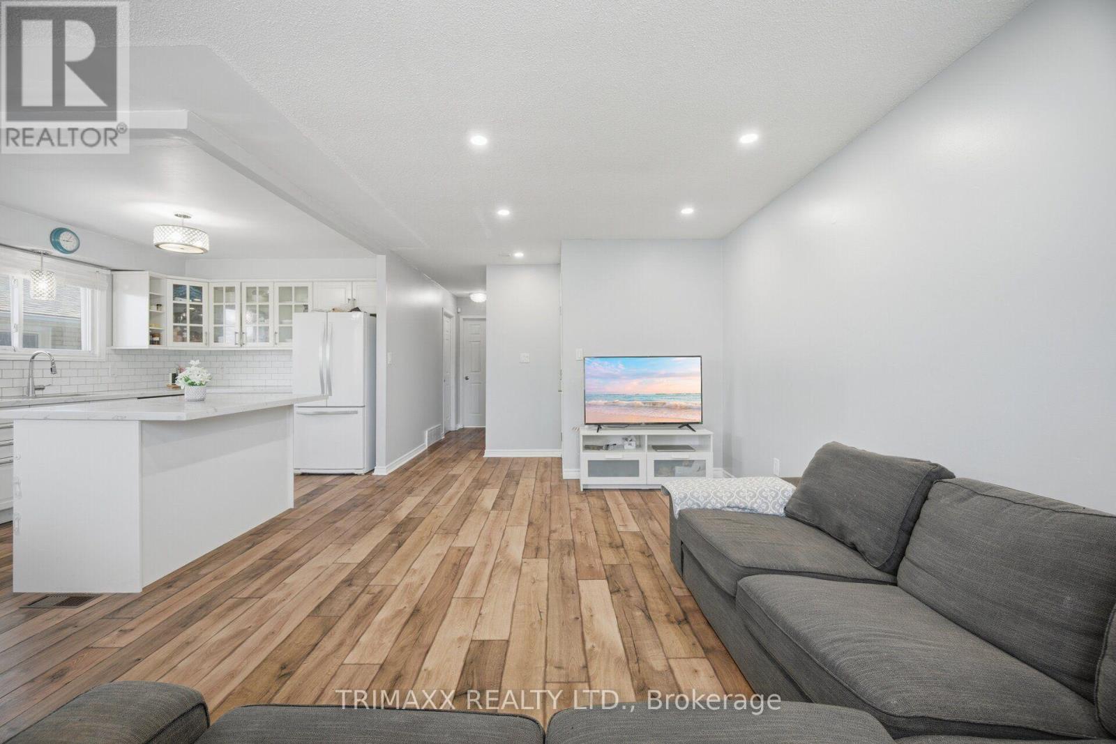 16 LORAINE DRIVE - 19