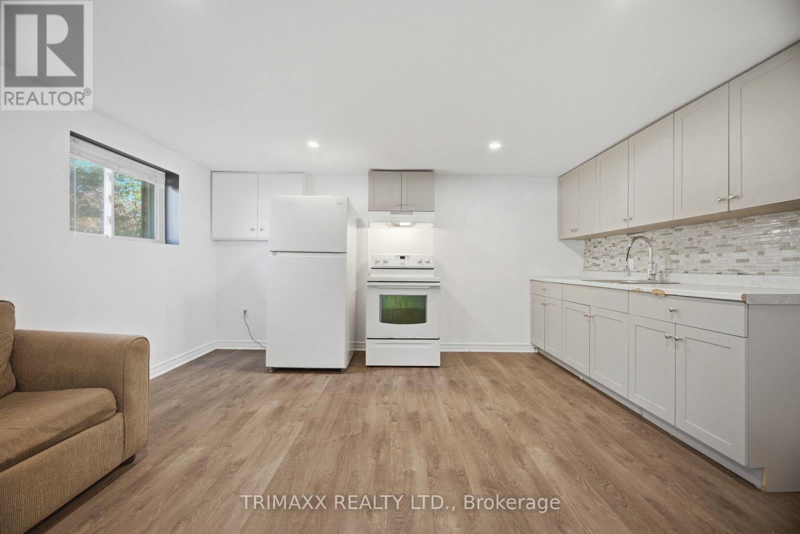 16 LORAINE DRIVE - 28