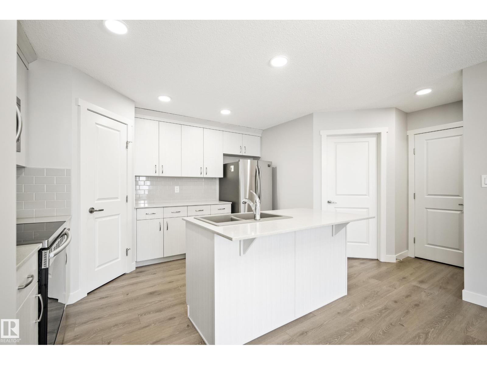 #90 50 Mclaughlin DR - 11