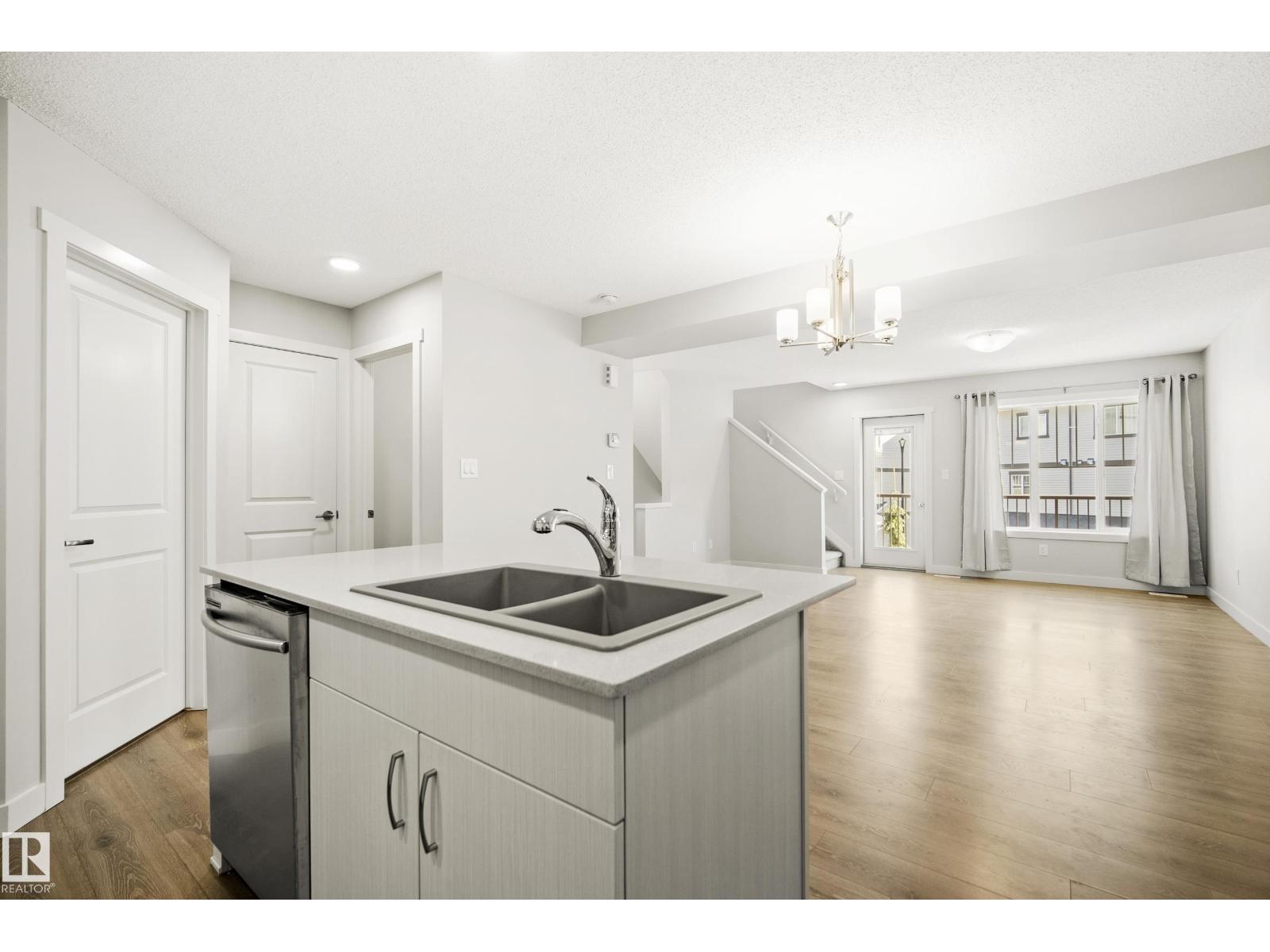 #90 50 Mclaughlin DR - 12