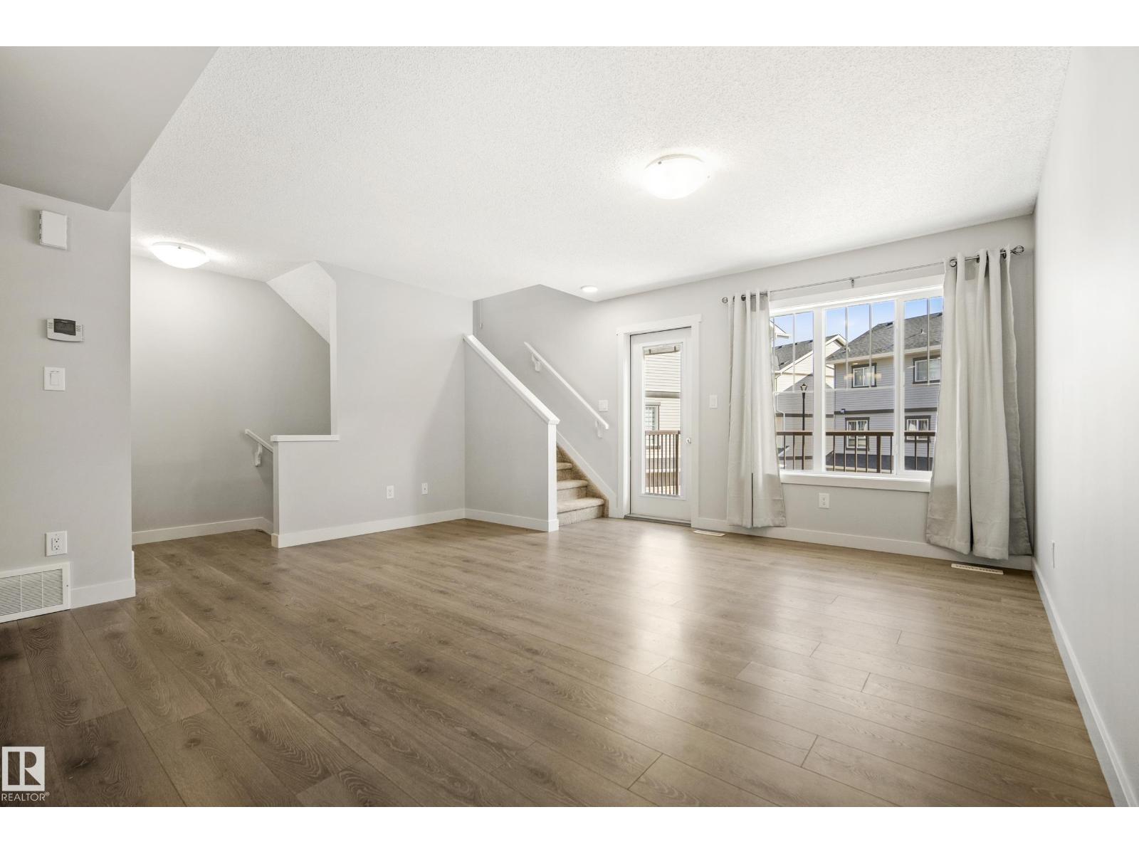 #90 50 Mclaughlin DR - 7