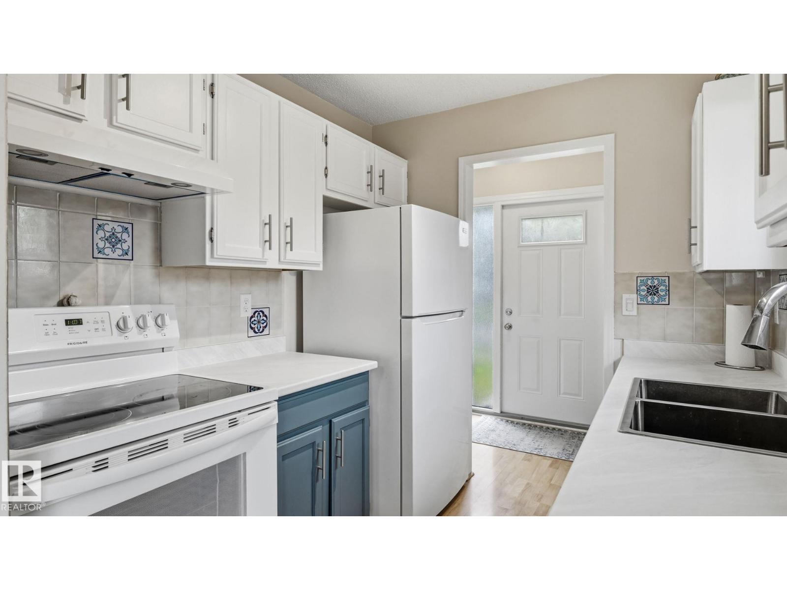 31 WALDEN CR - Image 18