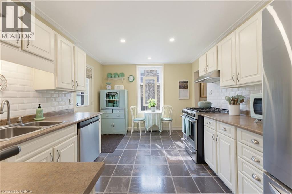 3-bedroom home for sale at 41 BANFIELD Street, Paris ON · photo 18 of 42