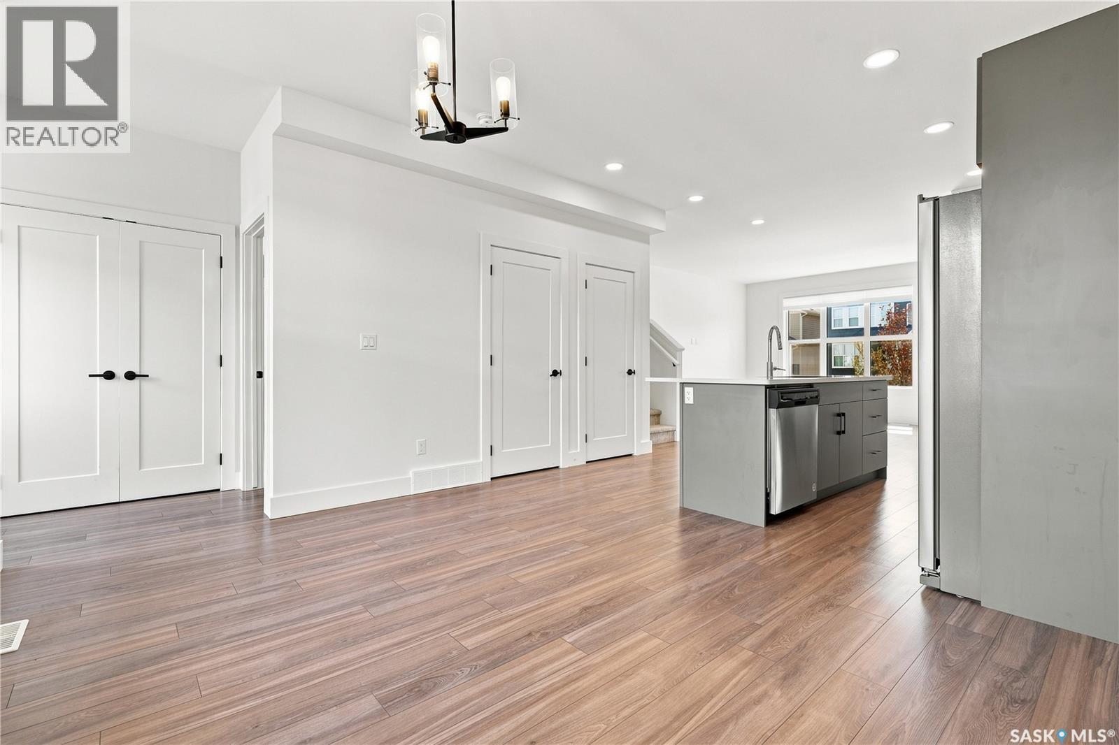 #115 Rosewood BOULEVARD E - Image 15