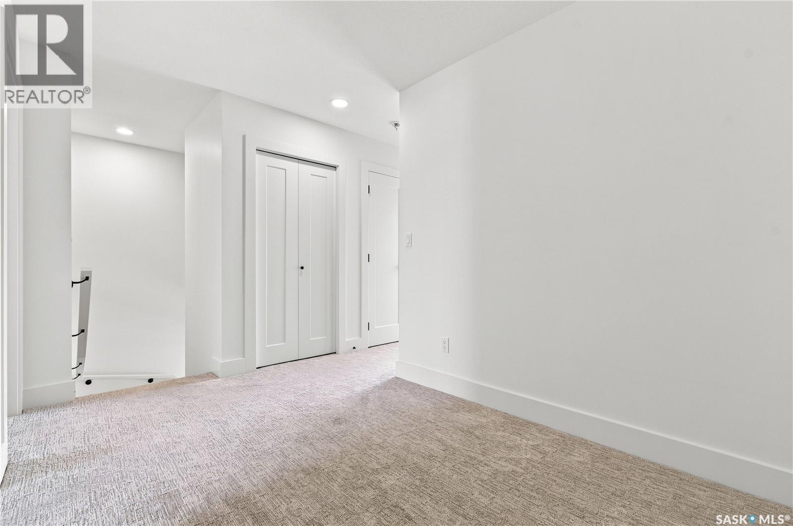 #115 Rosewood BOULEVARD E - Image 23