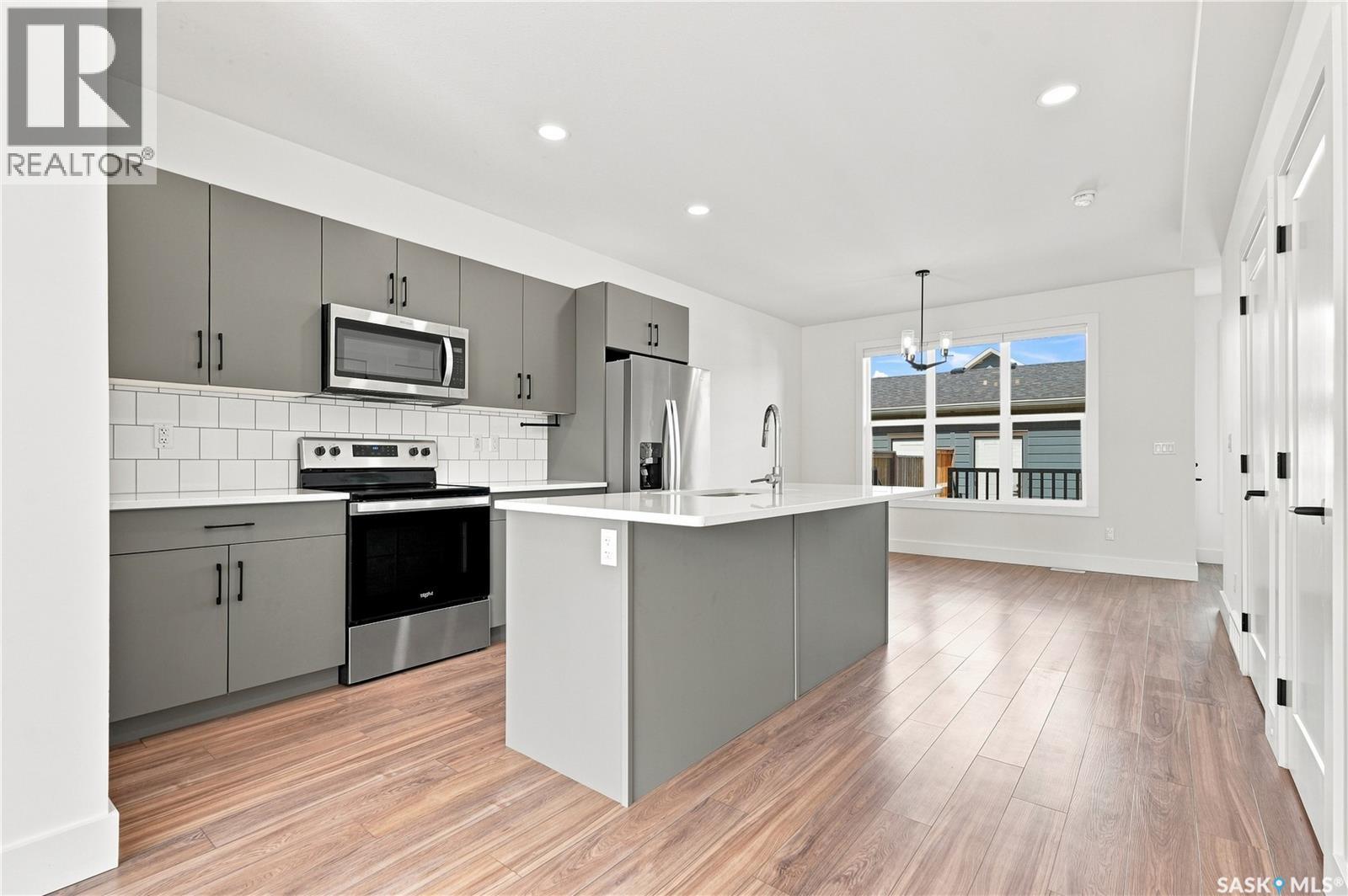 #115 Rosewood BOULEVARD E - Image 7