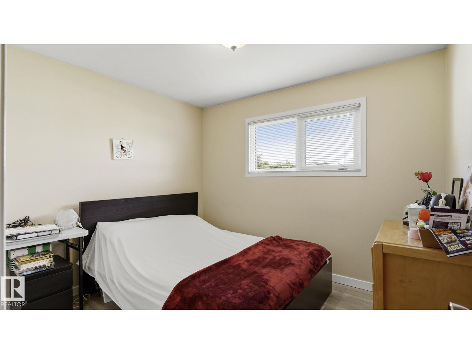 7819 132A AV NW - Image 21