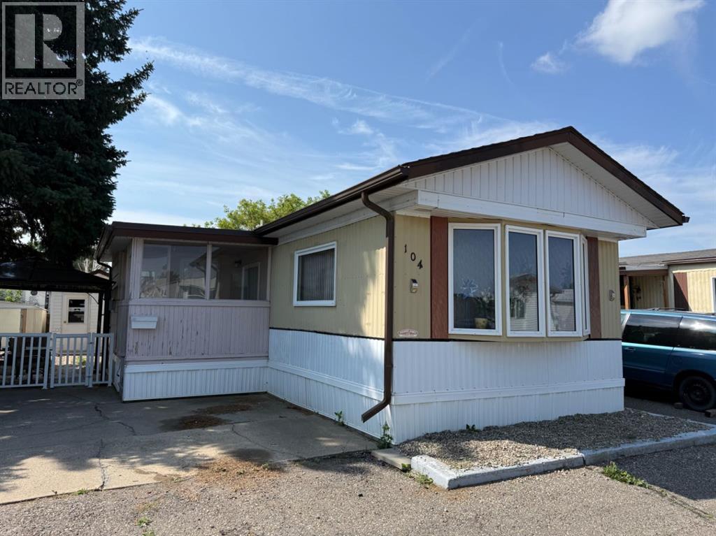 104, 1410 43 Street S, Lethbridge — photo 2