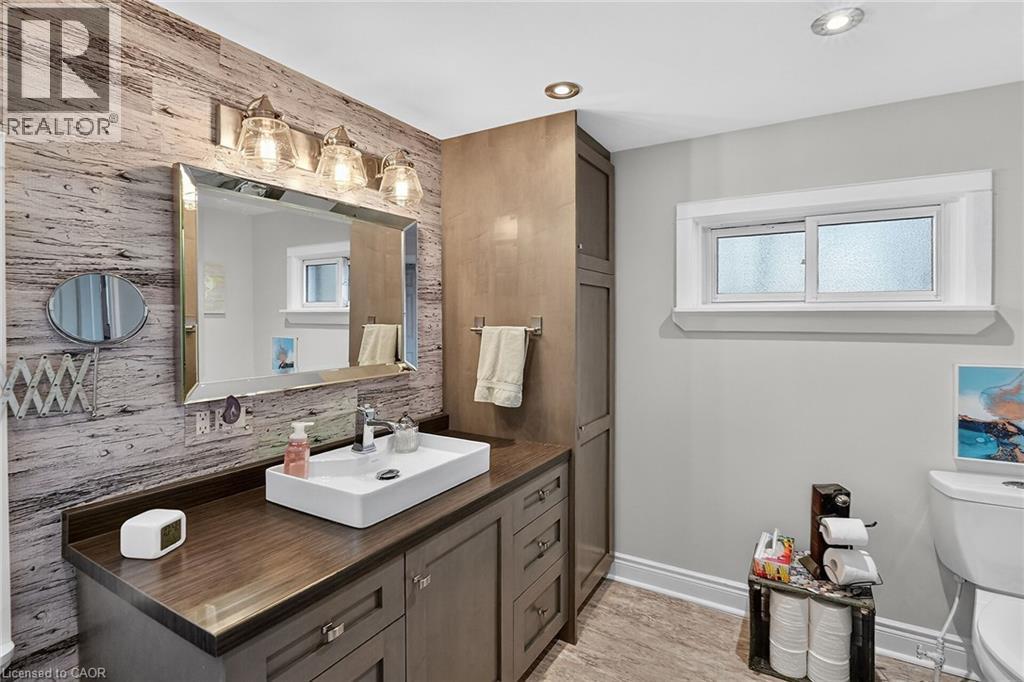 3745 KING Street - 15