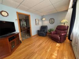 351 Queen Avenue, Selkirk, MB R1A1E6 Photo 14