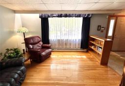 351 Queen Avenue, Selkirk, MB R1A1E6 Photo 15