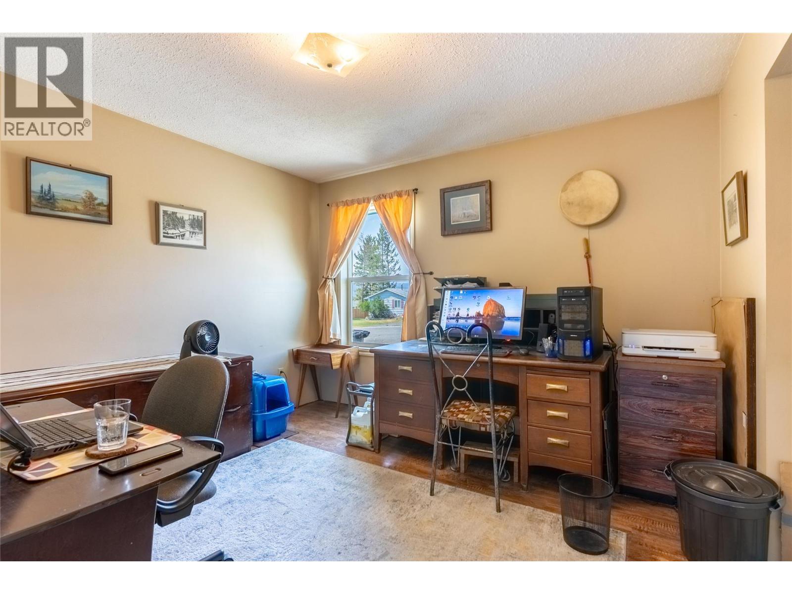 297 Chestnut Court, Logan Lake