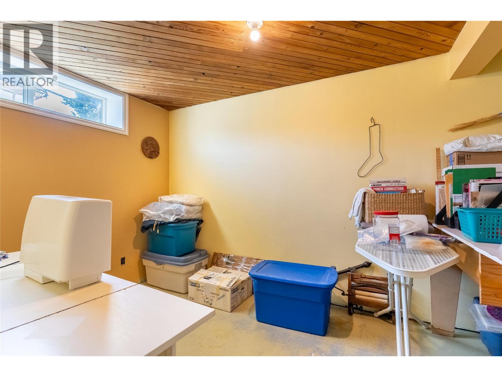 297 Chestnut Court, Logan Lake