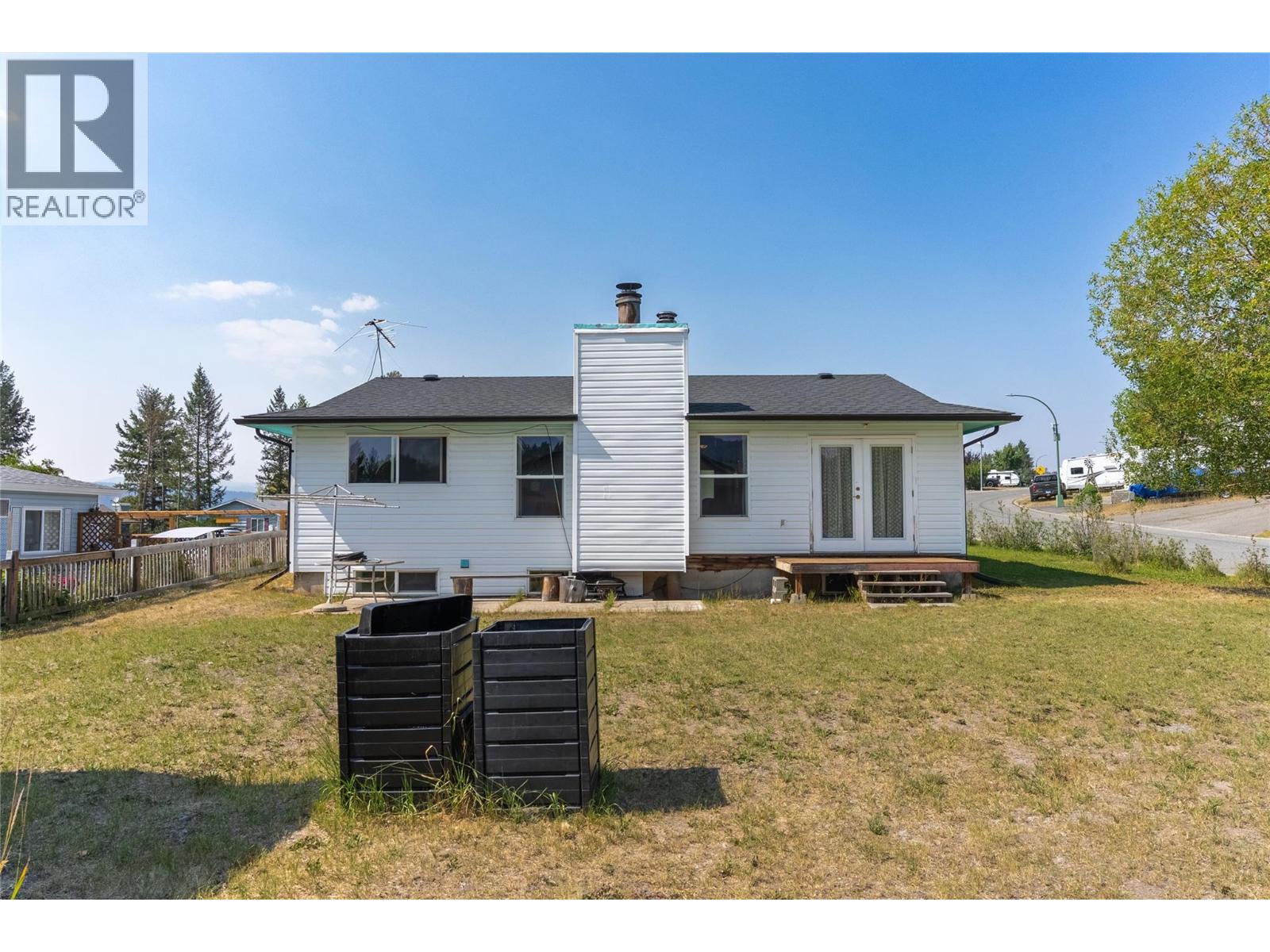 297 Chestnut Court, Logan Lake