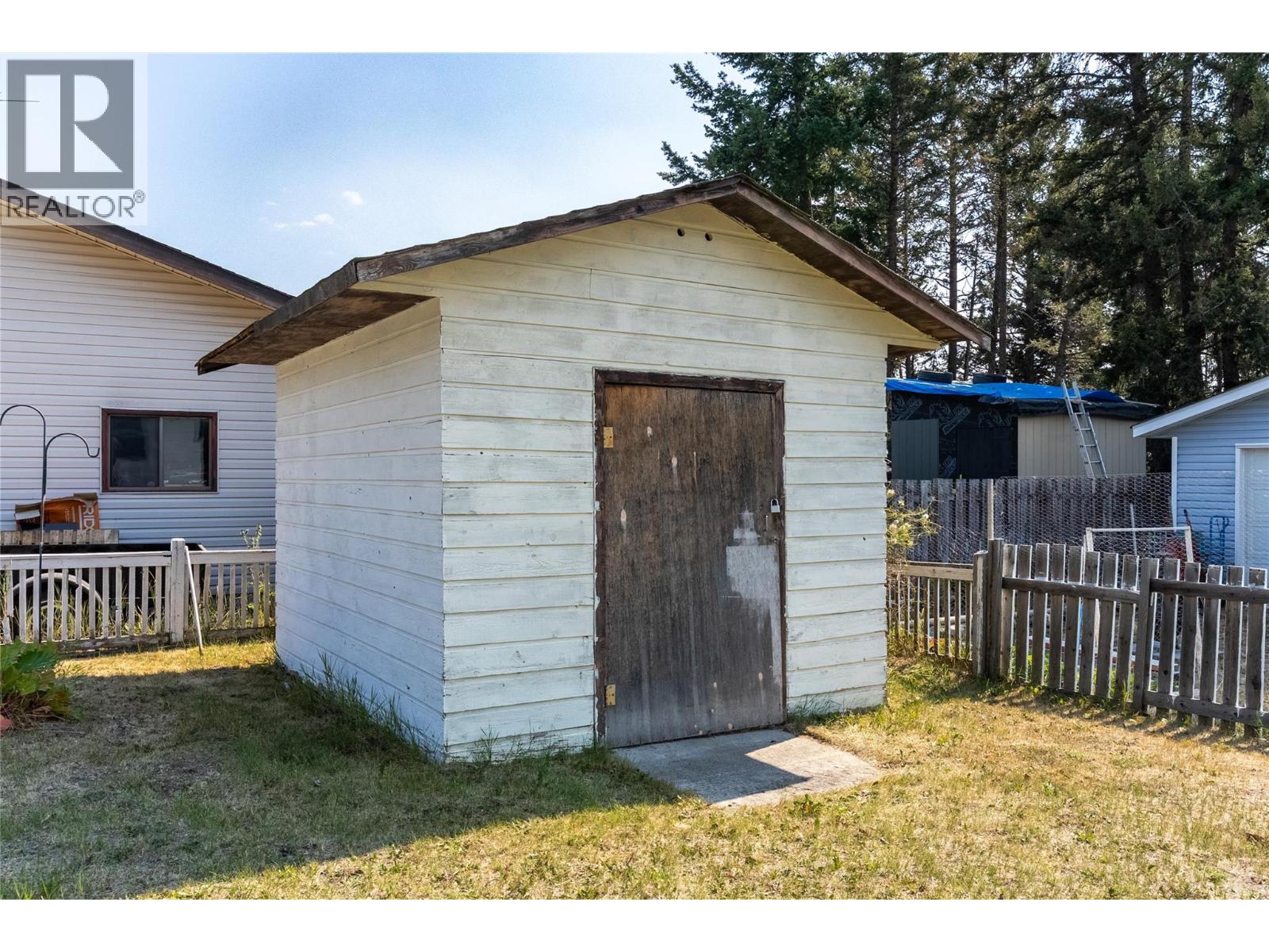 297 Chestnut Court, Logan Lake