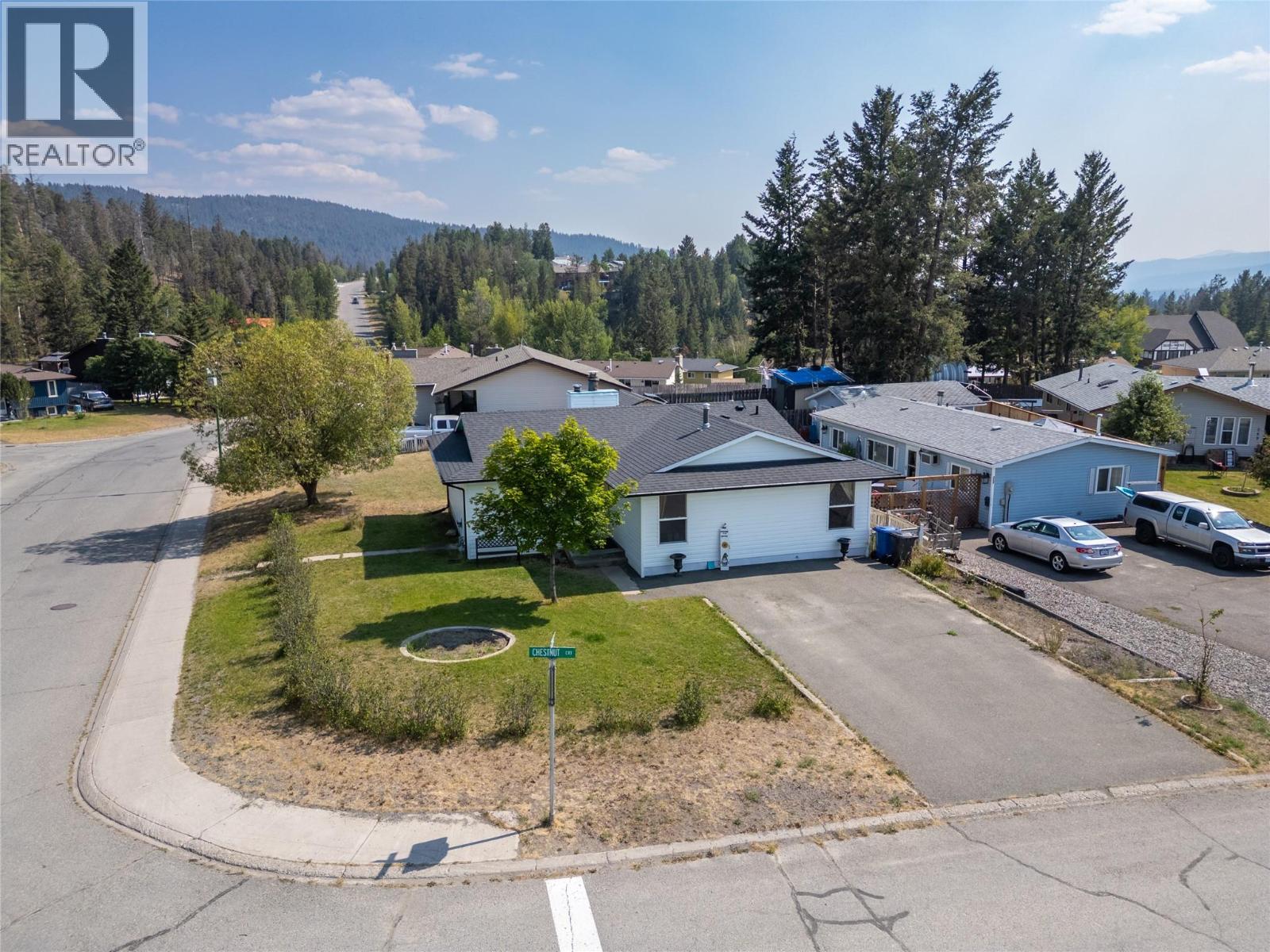 297 Chestnut Court, Logan Lake