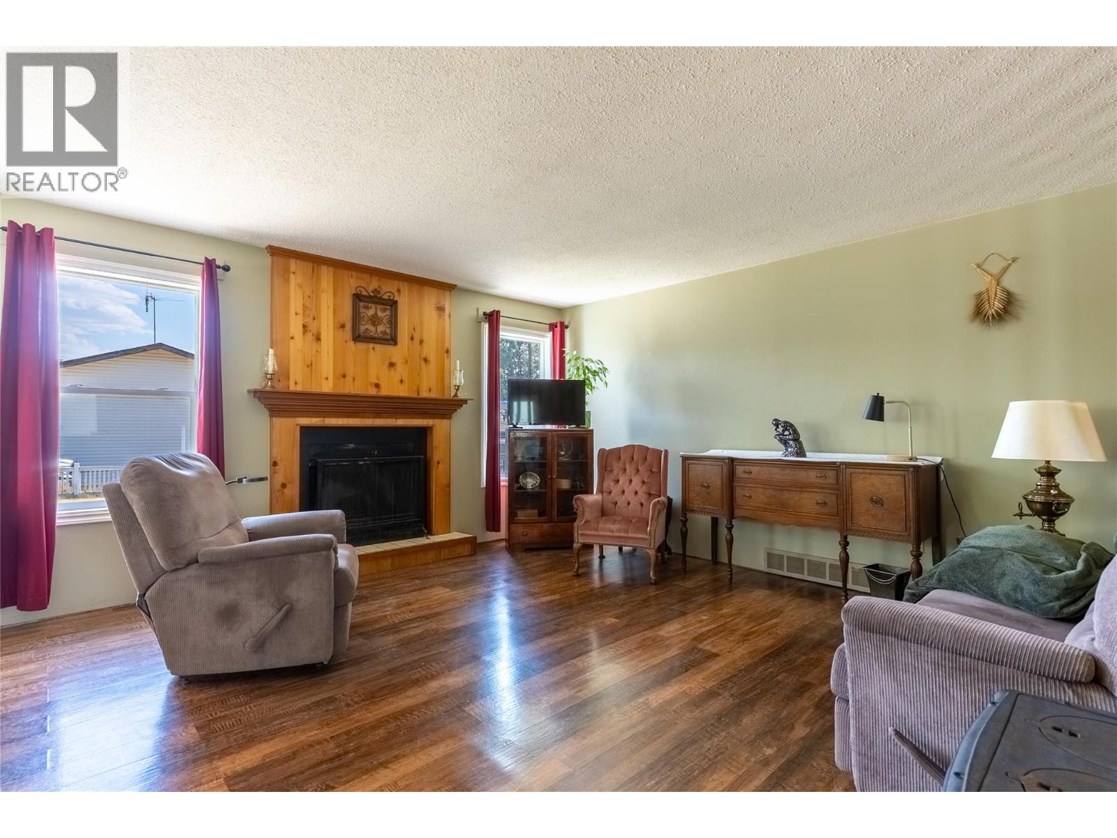 297 Chestnut Court, Logan Lake