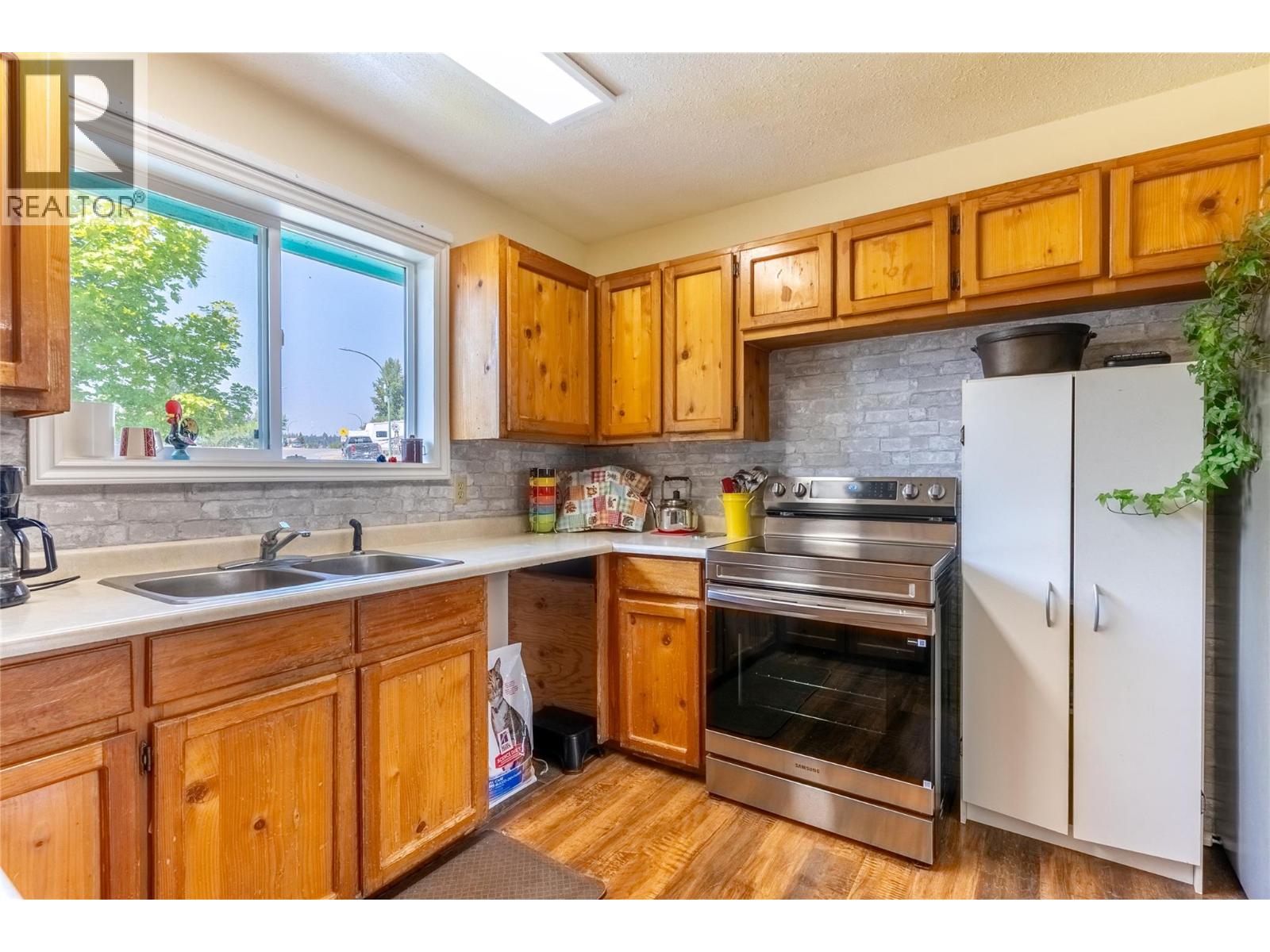 297 Chestnut Court, Logan Lake