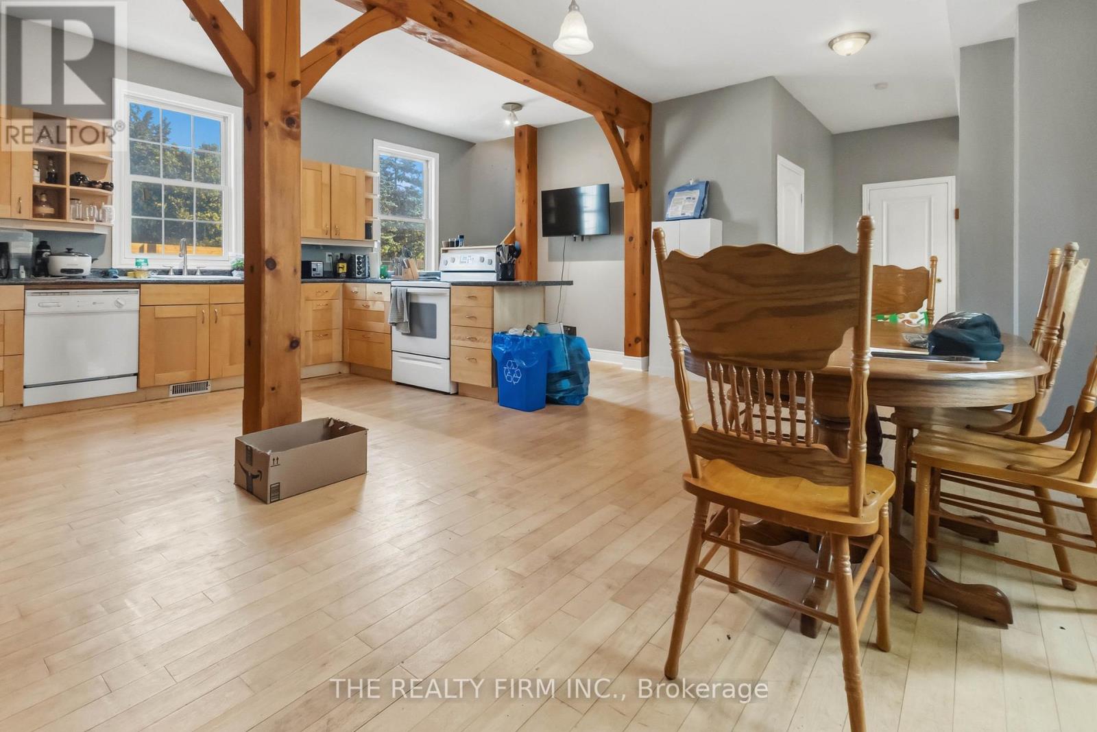 340 RIVERSIDE DRIVE - Image 6