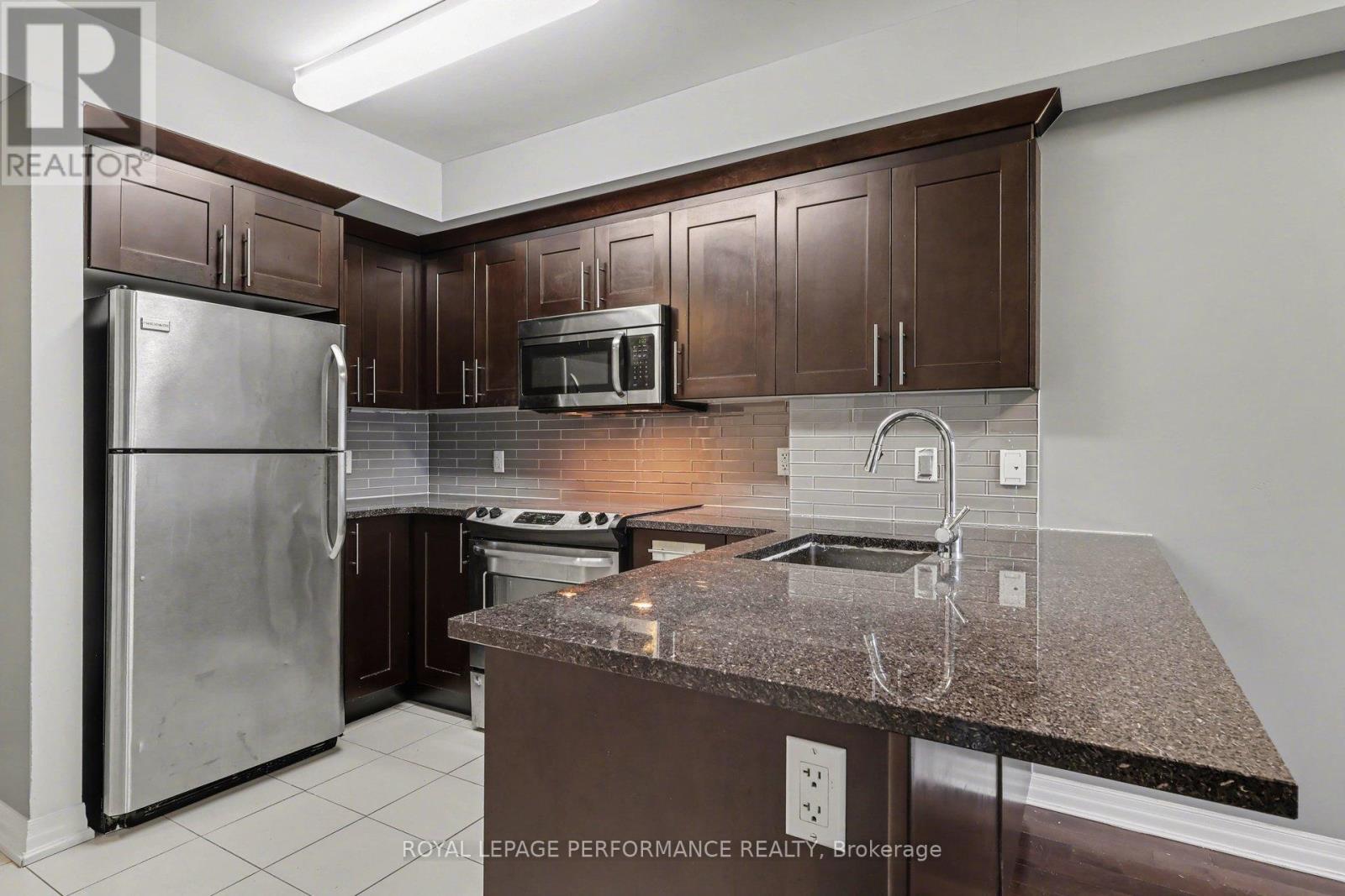 #204 242 RIDEAU STREET - 8