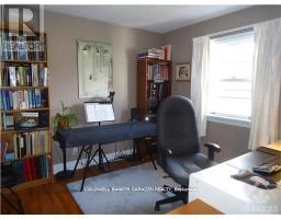 Primary Bedroom - 470 Wentworth Avenue, Ottawa, ON K2B5K1 Photo 6