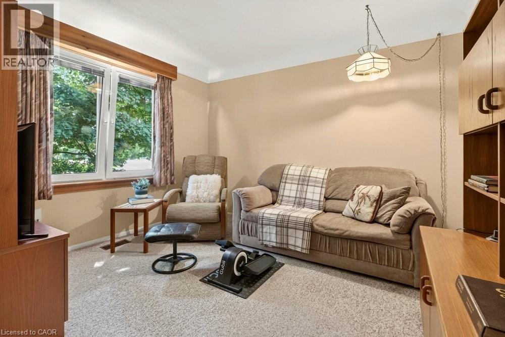 803 MONTGOMERY Drive - 25